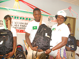 Remise officielle de kits scolaires